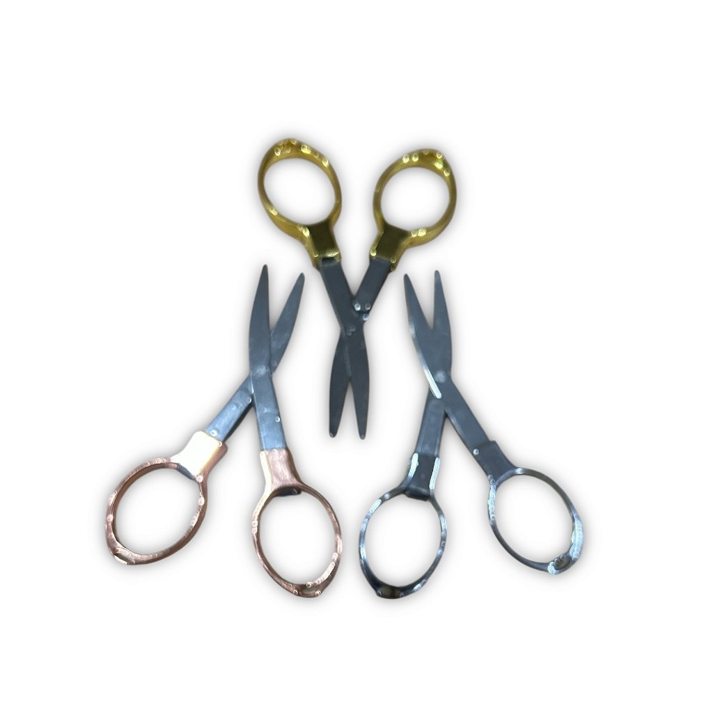 Tesoura Metal Arra Dobrável – Praticidade e Discrição no Corte